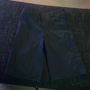Under Armor kids shorts size 16- loose